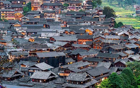 万源6种常见的外墙仿石漆施工工艺！